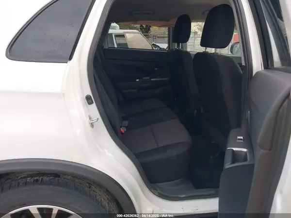 JA4AP3AU6KU018494 2019 MITSUBISHI OUTLANDER - Image 8
