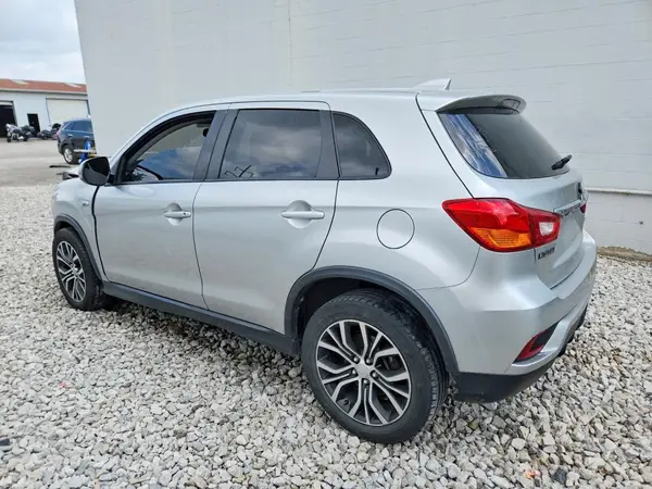 JA4AP3AU6KU019788 2019 MITSUBISHI OUTLANDER - Image 2