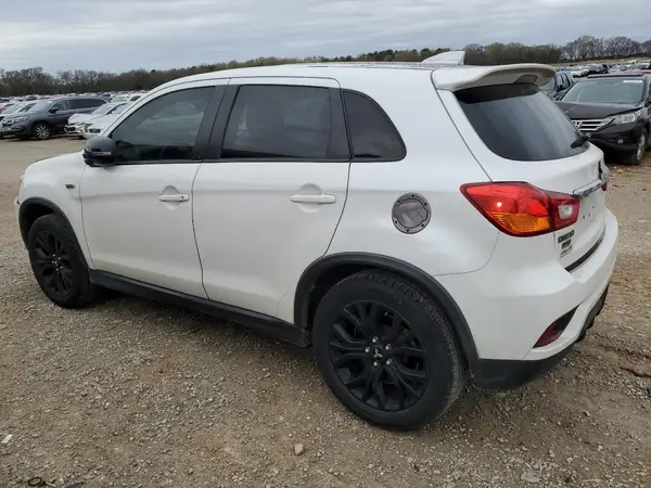 JA4AP3AU6KU020634 2019 MITSUBISHI OUTLANDER - Image 2