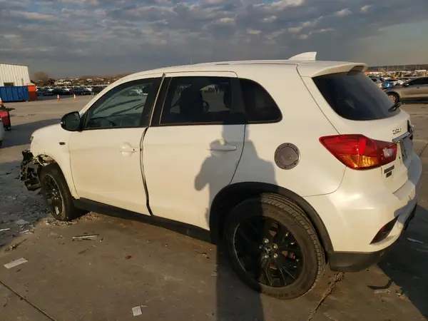 JA4AP3AU6KU023047 2019 MITSUBISHI OUTLANDER - Image 2