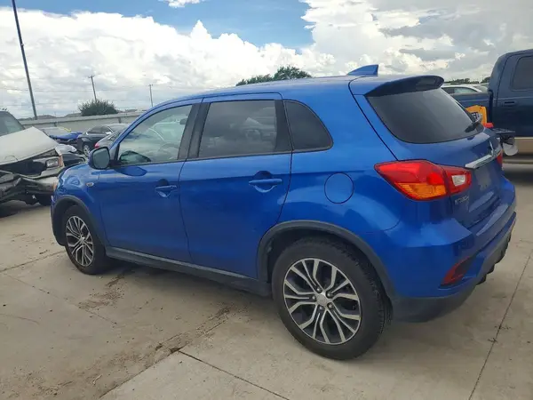 JA4AP3AU6KU032248 2019 MITSUBISHI OUTLANDER - Image 2