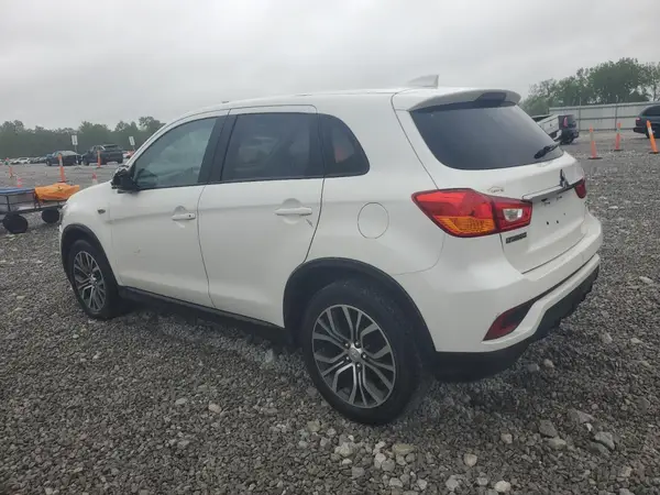 JA4AP3AU6KU033285 2019 MITSUBISHI OUTLANDER - Image 2