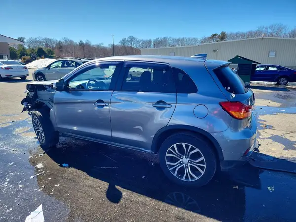 JA4AP3AU6KU034226 2019 MITSUBISHI OUTLANDER - Image 2