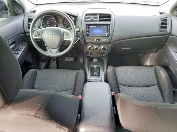 JA4AP3AU6LU004810 2020 MITSUBISHI OUTLANDER - Image 8