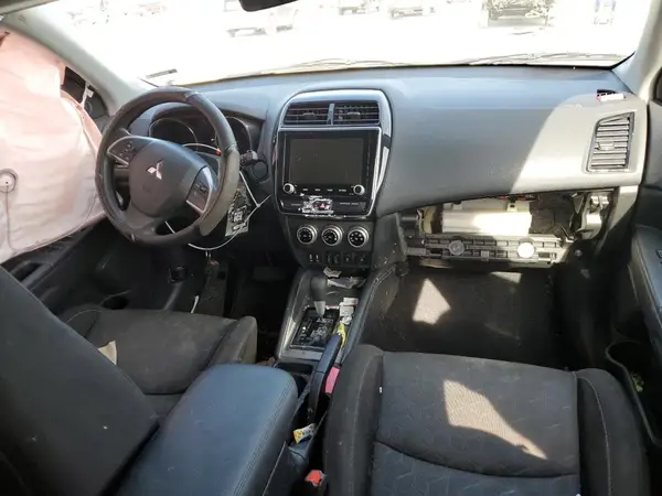 JA4AP3AU6LU006539 2020 MITSUBISHI OUTLANDER - Image 8