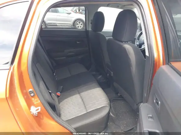 JA4AP3AU6LU011367 2020 MITSUBISHI OUTLANDER - Image 8