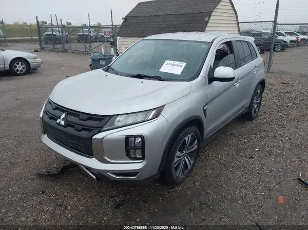 JA4AP3AU6LU013801 2020 MITSUBISHI OUTLANDER - Image 2