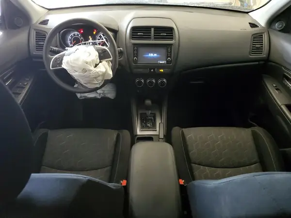 JA4AP3AU6LU013992 2020 MITSUBISHI OUTLANDER - Image 8
