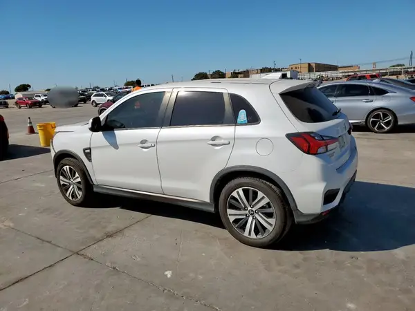JA4AP3AU6LU014723 2020 MITSUBISHI OUTLANDER - Image 2