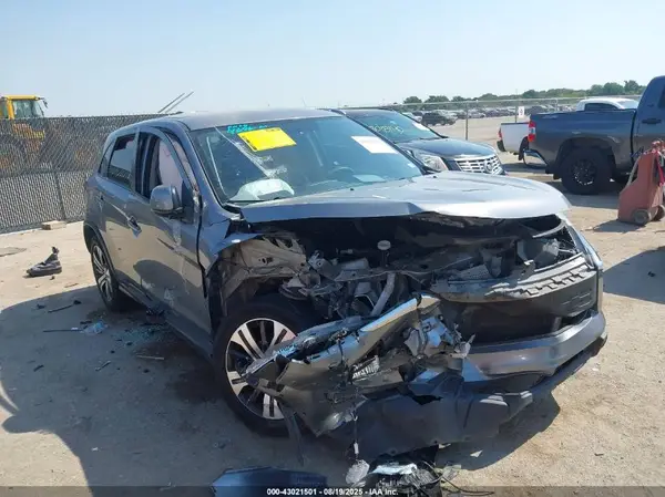 JA4AP3AU6LU016780 2020 MITSUBISHI OUTLANDER - Image 1