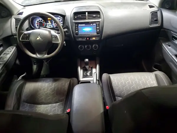 JA4AP3AU6LU018268 2020 MITSUBISHI OUTLANDER - Image 8