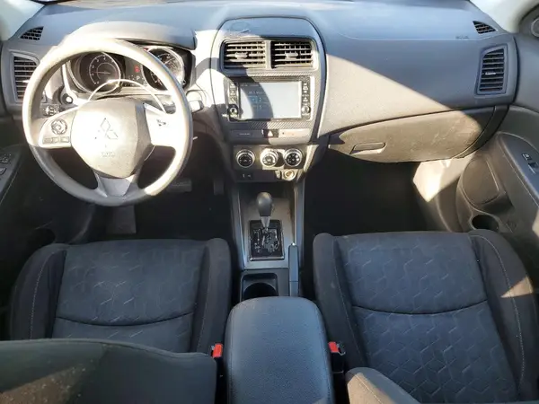 JA4AP3AU6LU019565 2020 MITSUBISHI OUTLANDER - Image 8