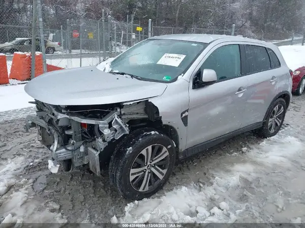 JA4AP3AU6LU021509 2020 MITSUBISHI OUTLANDER - Image 2