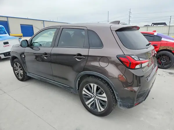 JA4AP3AU6LU031246 2020 MITSUBISHI OUTLANDER - Image 2