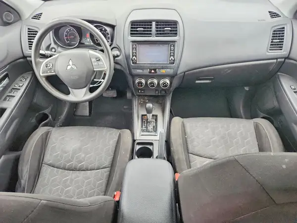 JA4AP3AU6LU031246 2020 MITSUBISHI OUTLANDER - Image 8
