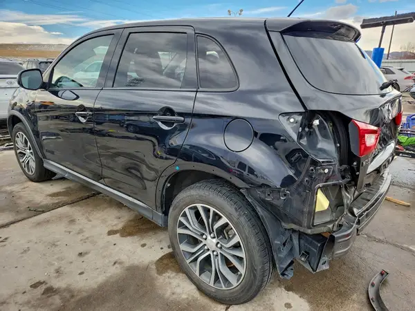 JA4AP3AU7GZ023181 2016 MITSUBISHI OUTLANDER - Image 2