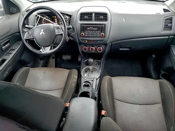 JA4AP3AU7HZ001568 2017 MITSUBISHI OUTLANDER - Image 8