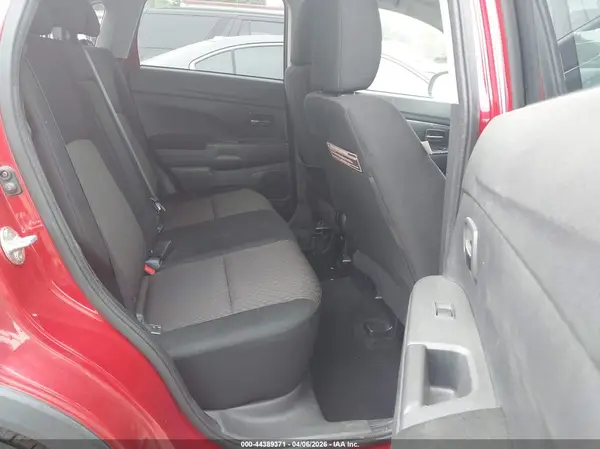 JA4AP3AU7HZ005751 2017 MITSUBISHI OUTLANDER - Image 8