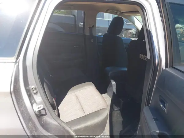 JA4AP3AU7HZ006981 2017 MITSUBISHI OUTLANDER - Image 8