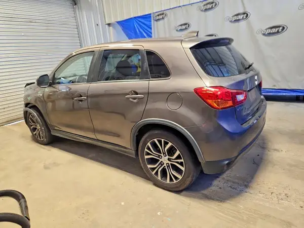 JA4AP3AU7HZ007337 2017 MITSUBISHI OUTLANDER - Image 2
