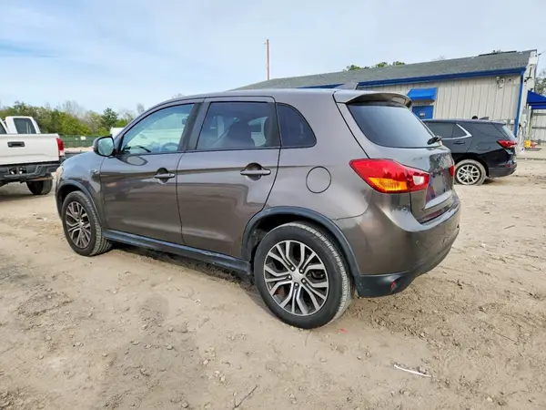 JA4AP3AU7HZ007662 2017 MITSUBISHI OUTLANDER - Image 2