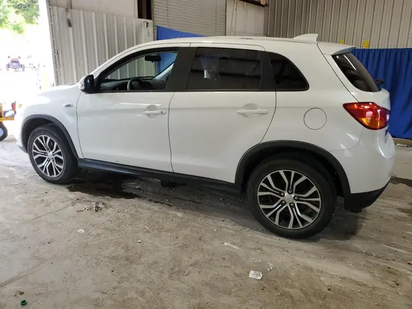 JA4AP3AU7HZ010383 2017 MITSUBISHI OUTLANDER - Image 2