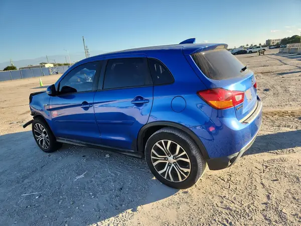 JA4AP3AU7HZ011436 2017 MITSUBISHI OUTLANDER - Image 2