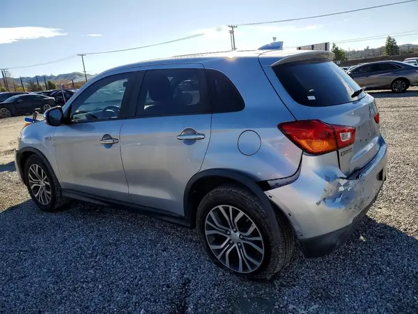 JA4AP3AU7HZ012893 2017 MITSUBISHI OUTLANDER - Image 2