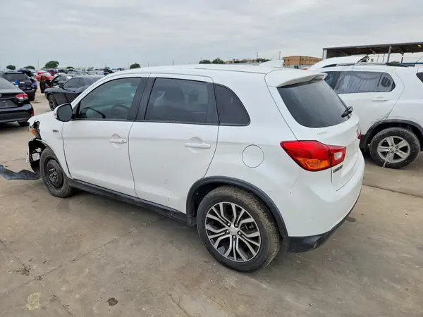 JA4AP3AU7HZ013395 2017 MITSUBISHI OUTLANDER - Image 2