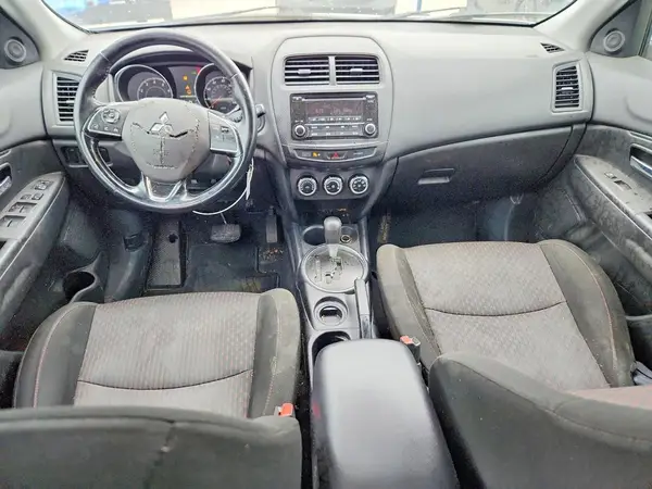 JA4AP3AU7HZ013395 2017 MITSUBISHI OUTLANDER - Image 8