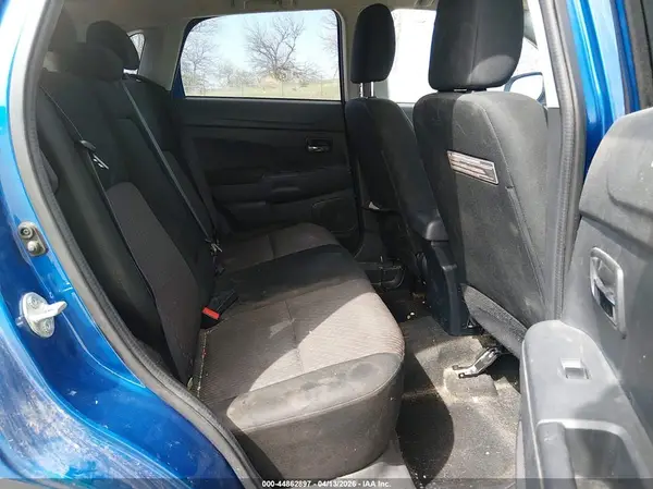 JA4AP3AU7HZ014241 2017 MITSUBISHI OUTLANDER - Image 8