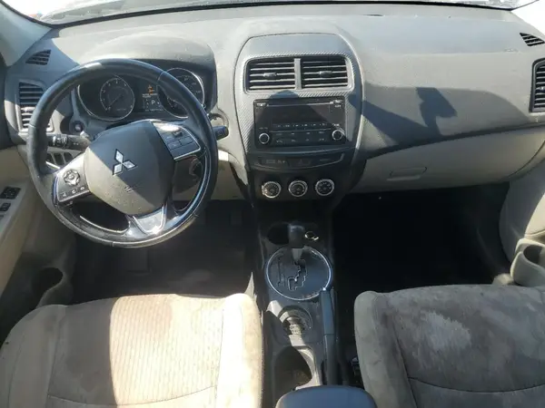 JA4AP3AU7HZ023862 2017 MITSUBISHI OUTLANDER - Image 8
