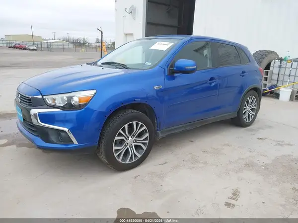 JA4AP3AU7HZ027295 2017 MITSUBISHI OUTLANDER - Image 2