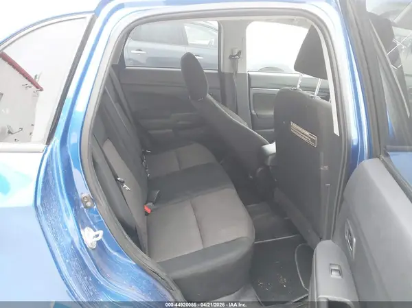 JA4AP3AU7HZ027295 2017 MITSUBISHI OUTLANDER - Image 8