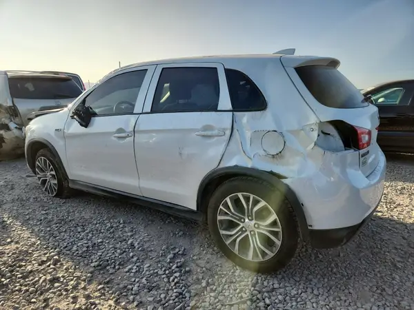 JA4AP3AU7HZ029208 2017 MITSUBISHI OUTLANDER - Image 2