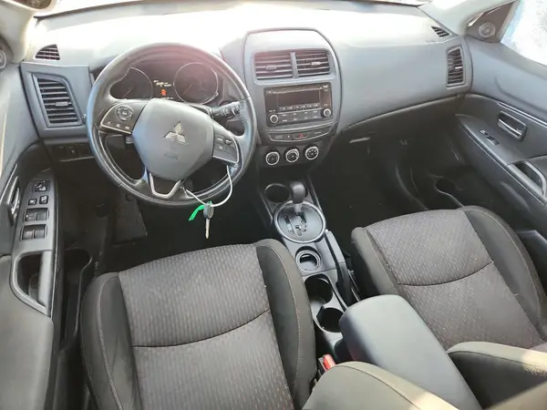 JA4AP3AU7HZ029208 2017 MITSUBISHI OUTLANDER - Image 8