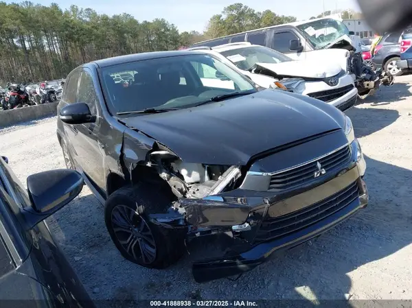 JA4AP3AU7HZ031959 2017 MITSUBISHI OUTLANDER - Image 1