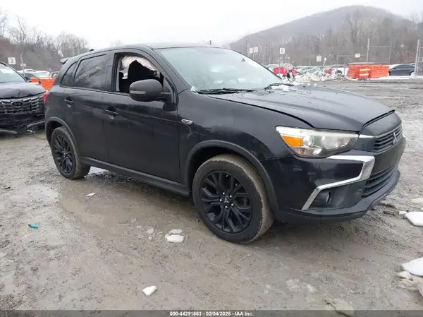 JA4AP3AU7HZ032528 2017 MITSUBISHI OUTLANDER - Image 1