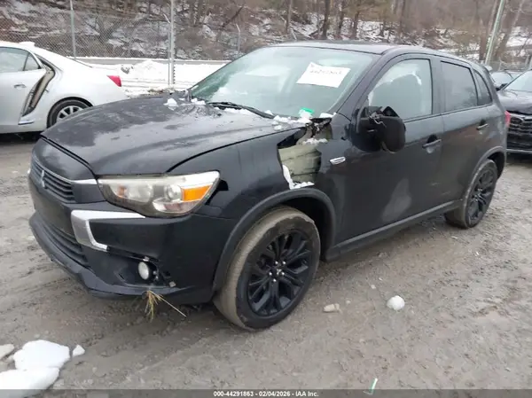 JA4AP3AU7HZ032528 2017 MITSUBISHI OUTLANDER - Image 2