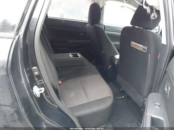 JA4AP3AU7HZ032528 2017 MITSUBISHI OUTLANDER - Image 8