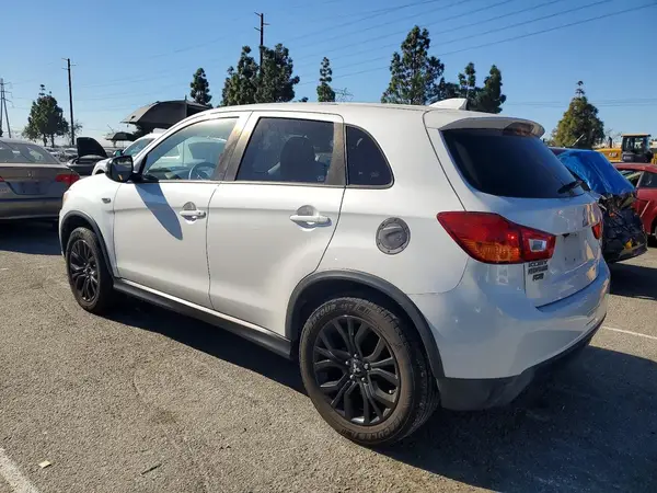 JA4AP3AU7HZ032755 2017 MITSUBISHI OUTLANDER - Image 2