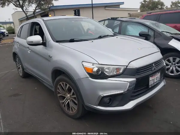 JA4AP3AU7HZ033520 2017 MITSUBISHI OUTLANDER - Image 1