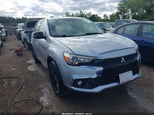 JA4AP3AU7HZ033730 2017 MITSUBISHI OUTLANDER - Image 1