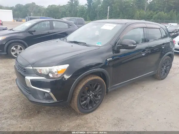 JA4AP3AU7HZ035106 2017 MITSUBISHI OUTLANDER - Image 2