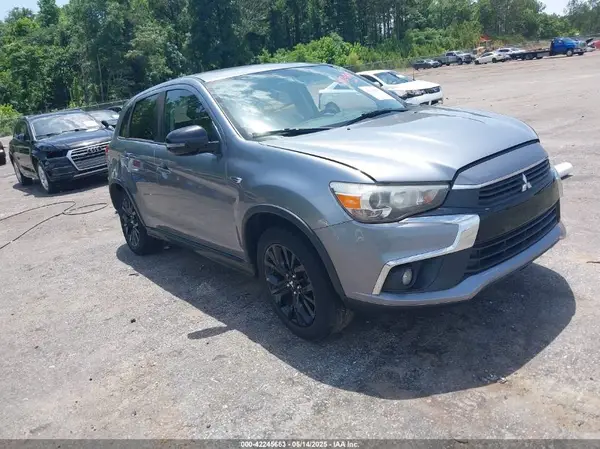 JA4AP3AU7HZ038720 2017 MITSUBISHI OUTLANDER - Image 1