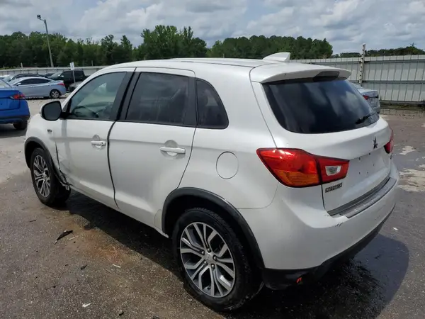 JA4AP3AU7HZ040502 2017 MITSUBISHI OUTLANDER - Image 2