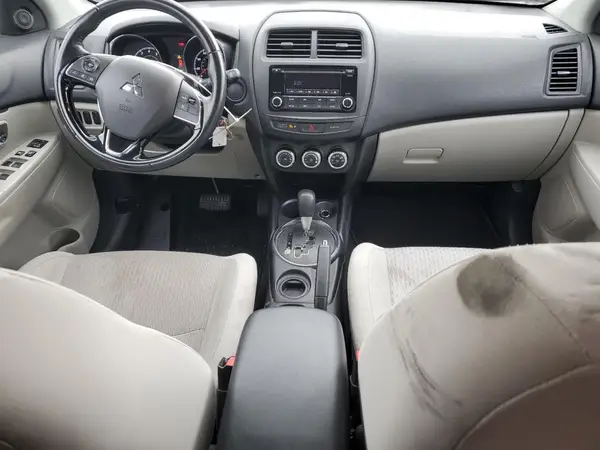 JA4AP3AU7HZ041715 2017 MITSUBISHI OUTLANDER - Image 8
