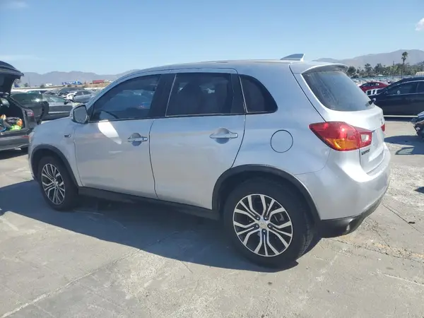 JA4AP3AU7HZ061558 2017 MITSUBISHI OUTLANDER - Image 2