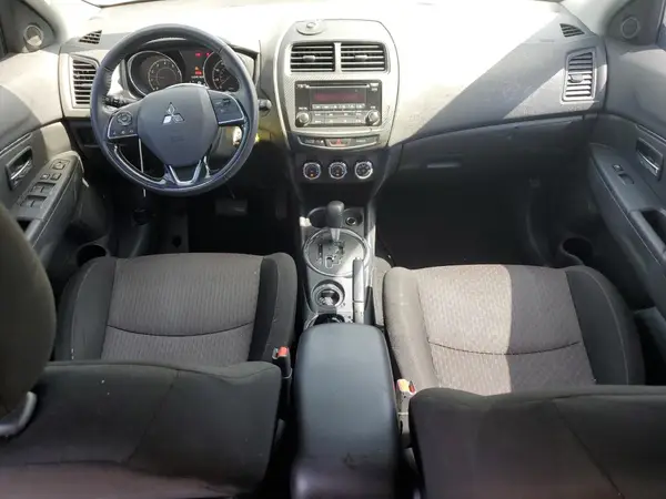 JA4AP3AU7HZ061558 2017 MITSUBISHI OUTLANDER - Image 8