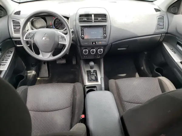 JA4AP3AU7JU000407 2018 MITSUBISHI OUTLANDER - Image 8